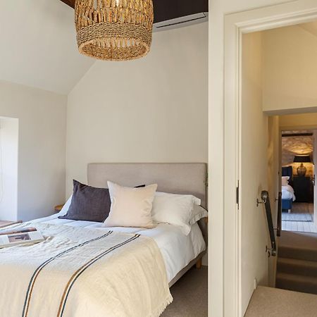 Luxury Cotswold Retreats Villa Moreton-in-Marsh ภายนอก รูปภาพ